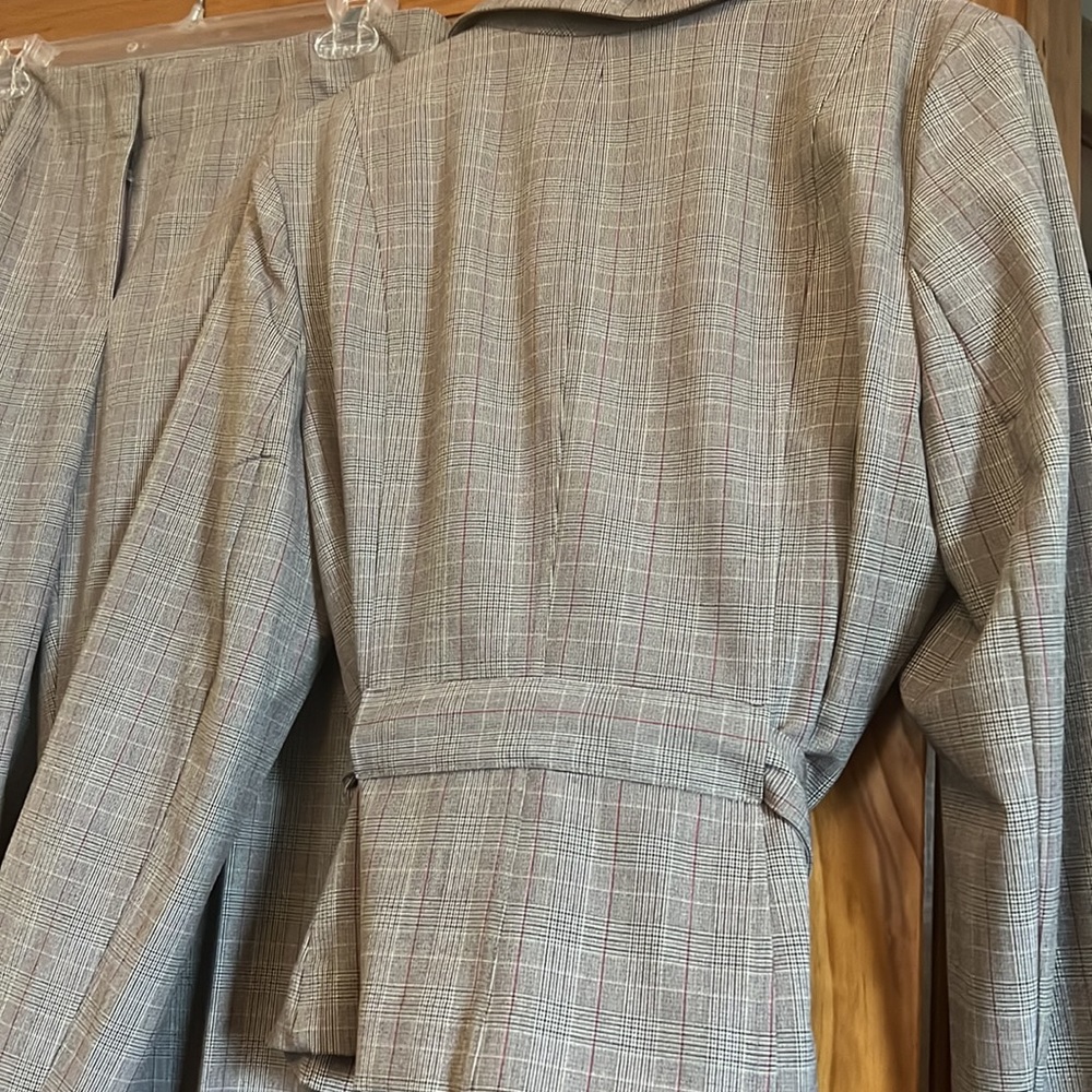 Like new Emma James stretch suit jacket and pants grey pink white black pattern - Picture 8 of 9